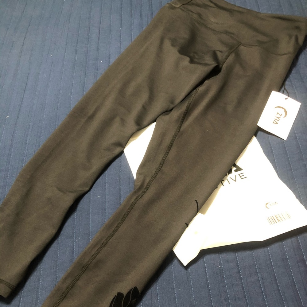 zyia black leggings